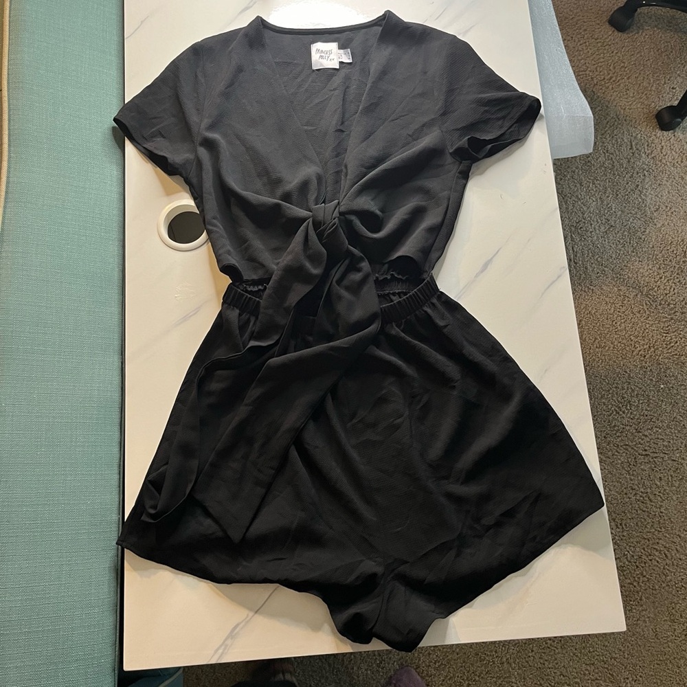 Princess Polly Ragnar Romper Size 2